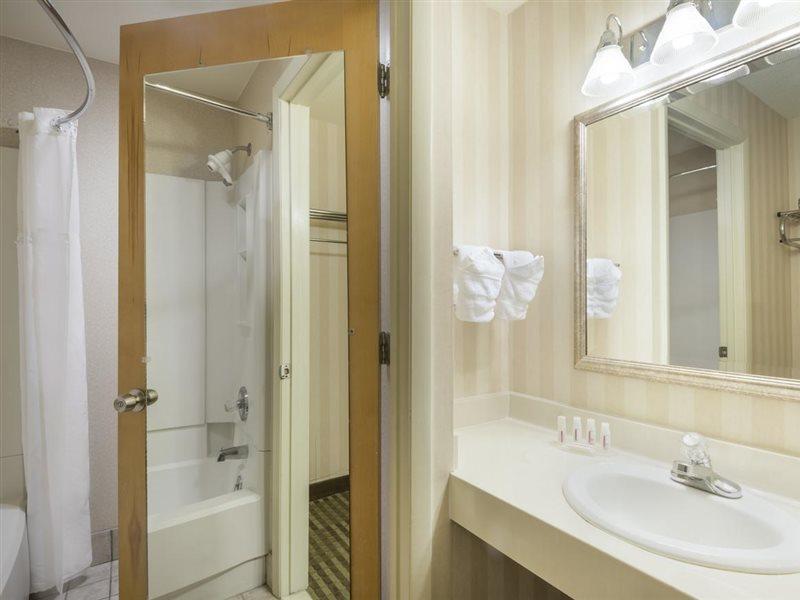 Hotel Ramada By Wyndham Columbus North Westerville Zewnętrze zdjęcie