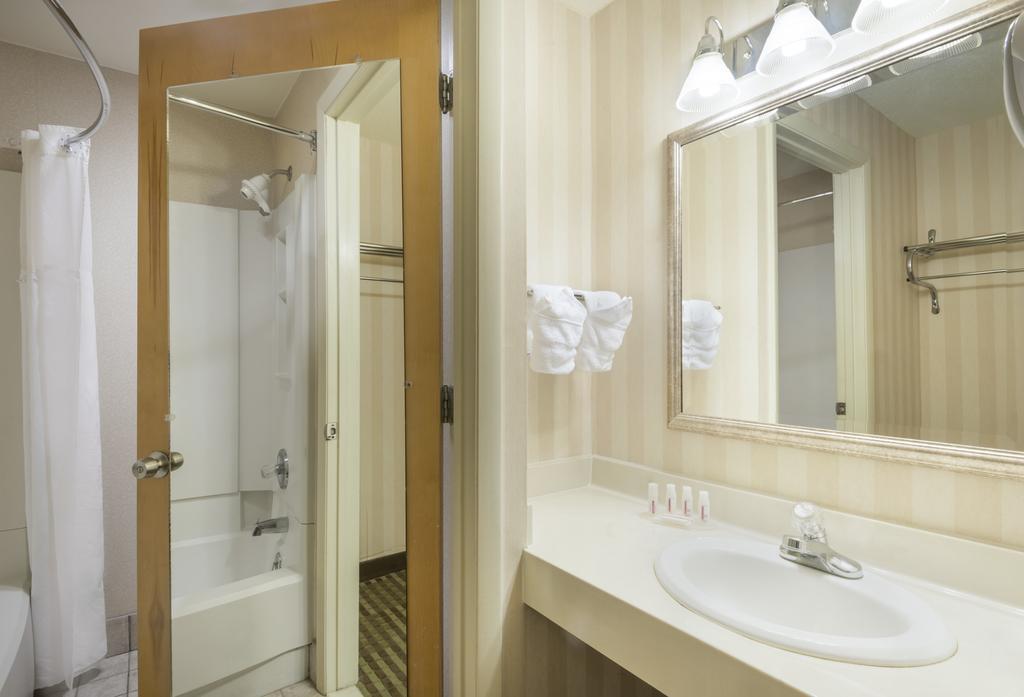 Hotel Ramada By Wyndham Columbus North Westerville Zewnętrze zdjęcie