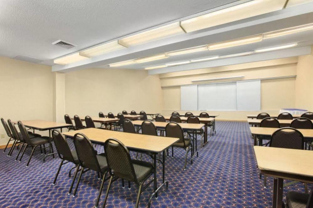 Hotel Ramada By Wyndham Columbus North Westerville Zewnętrze zdjęcie